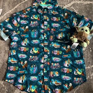Star Wars Mens Button Down Shirt - w/Grogu shoulder Pet